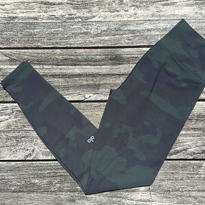 ALO High-Waist Camo Vapor Legging Hunter Camouflage SMALL EUC